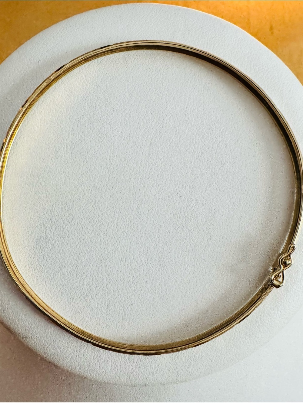 Vintage 14K Yellow Gold Etched Bangle Bracelet - Picture 3 of 6